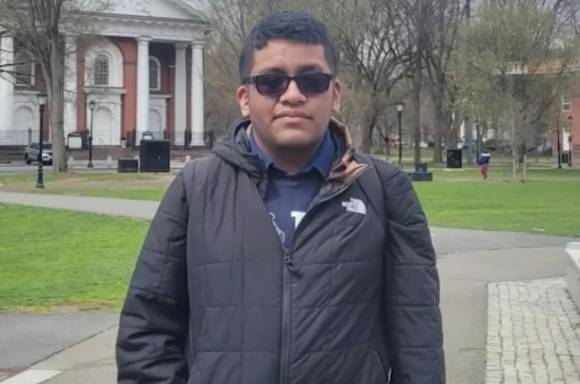 미국 뉴저지주 뉴어크 출신의 오르티스(사진)는 미국 아이비리그 대학 7곳으로부터 합격 통지서를 받았다. 뉴욕포스트 제공