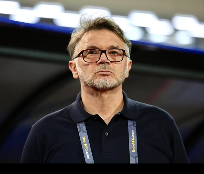 필립 트루시에 전 일본축구대표팀 감독이 14일 TV 프로그램 ‘사커루’에 출연했다. 일본대표팀을 향한 칭찬과 격려를 아끼지 않았고, 자신이 지휘봉을 잡았던 2002한·일월드컵 당시 비화를 공개하며 소회를 밝히기도 했다. 사진출처｜필립 트루시에 공식 SNS