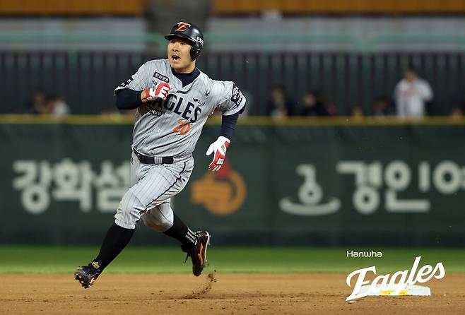 ▲ 2015년 이후 10년 만의 3루타를 기록한 이재원 ⓒ한화이글스