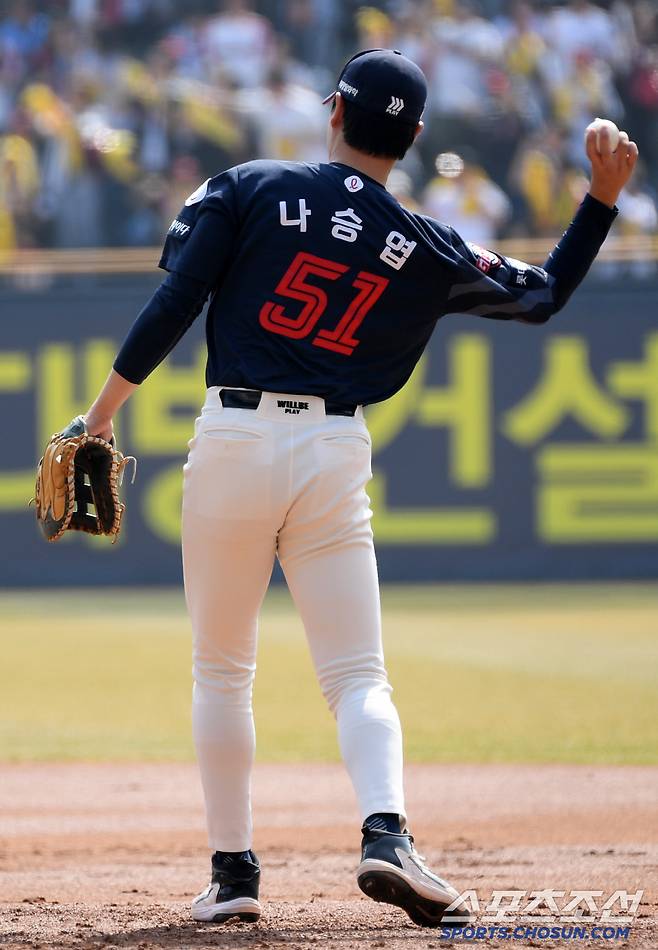 롯데 나승엽이 수비를 하고 있다. 잠실=박재만 기자 pjm@sportschosun.com/2025.03.23/