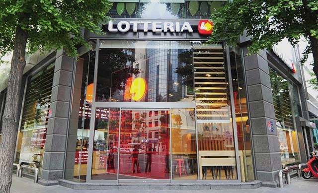 롯데GRS가 실적 회복세에 힘입어 7년 만에 '1조 클럽' 재가입을 앞두고 있다. /롯데리아