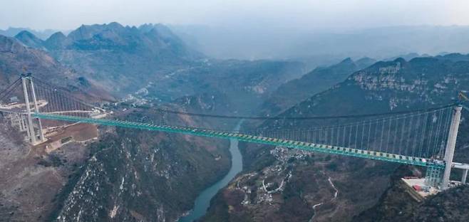 중국 구이저우성서 건설 중인 화장대협곡 대교./바이두
