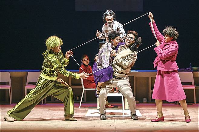 서울시극단 ‘코믹’ 공연 중  ‘이혼 법정’ (사진 세종문화회관)