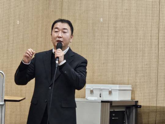 손수창 연구개발특구진흥재단 사업총괄본부장은 17일 서울 한국과학기술회관에서 기술경영경제학회 세미나에서 주제발표하고 있다.