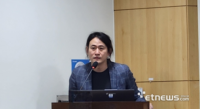 백준호 퓨리오사AI 대표가 최근 국회에서 열린 'AI 3대 강국 신기술 전략 조찬 포럼'에서 발표하고 있다. (사진=이호길 기자)