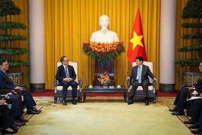 조태열 외교부 장관이 16일 베트남 하노이에서 르엉 끄엉 베트남 국가주석을 예방했다. 외교부 제공