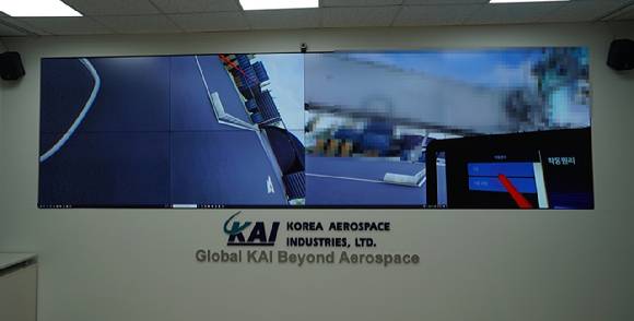 메타버스 공간에서 전투기 내부를 직접 볼 수 있는 전자식기술교범(IETM)을 체험해 봤다. 사진은 KF-21 정비화면. [사진=KAI]