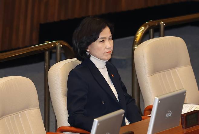 이진숙 방송통신위원장이 16일 서울 여의도 국회에서 열린 제424회 국회(임시회) 제4차 본회의 교육·사회·문화에 관한 대정부 질문에 출석해 자리에 앉아 있다. /뉴시스