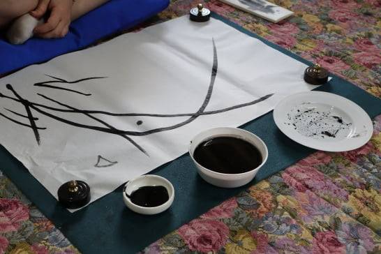 운현궁 내 노안당에서 열리는 '흥선의 예술유람' 행사에서 한 시민이 그린 사군자의 모습. / 사진=서울시 제공