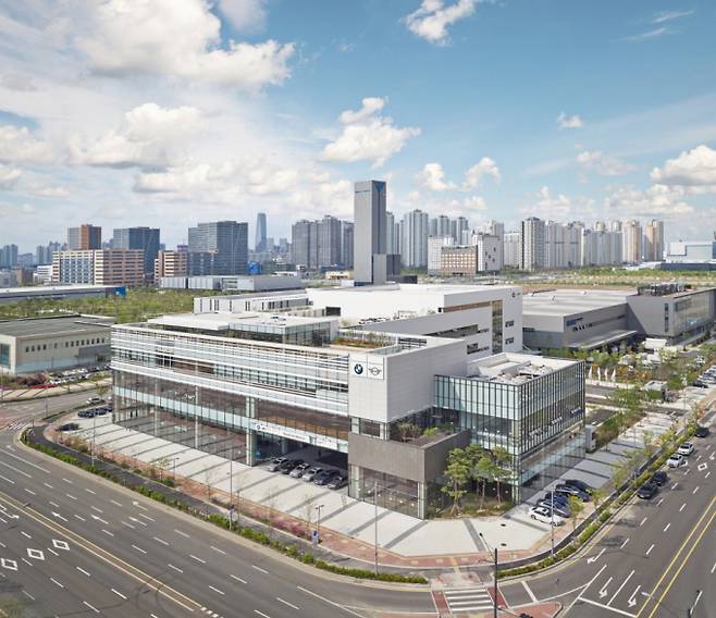 BMW파이낸셜서비스코리아가 지난해 리스 수익 확대에 힘입어 금융수익을 25.5% 증가시시켰다. 사진은 세계 최대 규모의 BMW 통합센터 ‘송도 콤플렉스’ 의 모습. /사진=BMW코리아