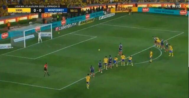 라모스가 페널티킥 상황에서 골키퍼가 30초간 등을 돌리고 있다./소셜미디어