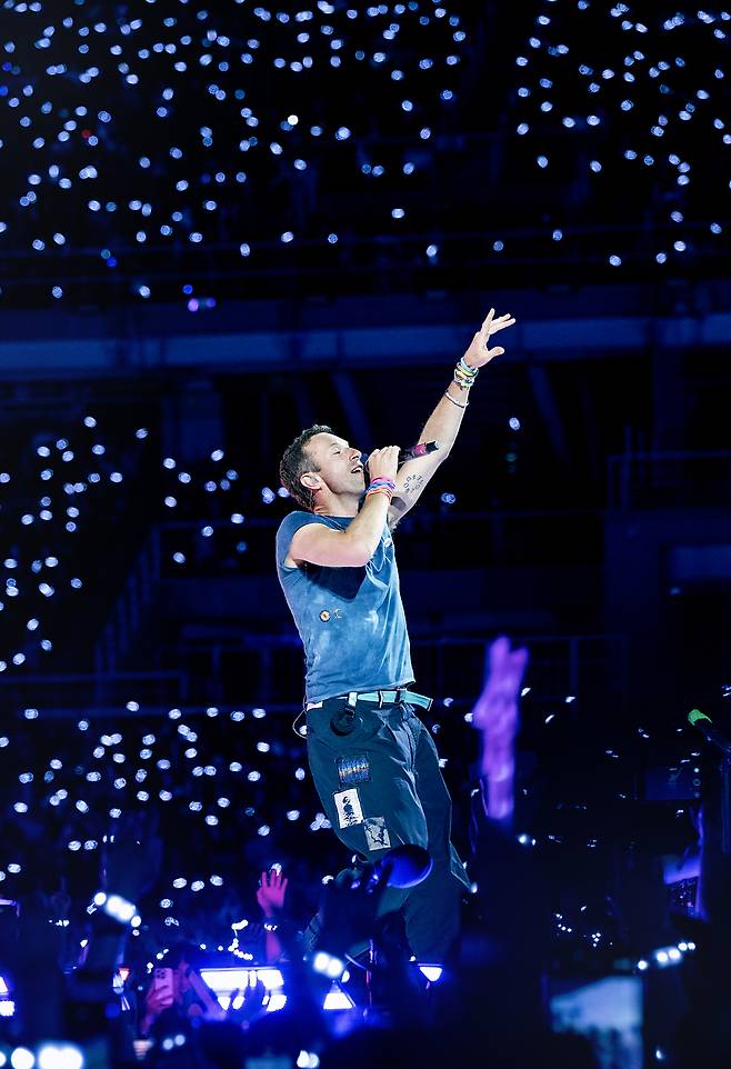 콜드플레이가 8년 만에 한국을 찾아 총 6회 공연으로 30만 관객과 만난다. [라이브네이션 제공]