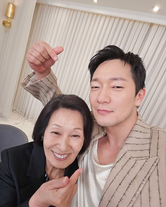 배우 김혜자, 손석구. SNS캡처