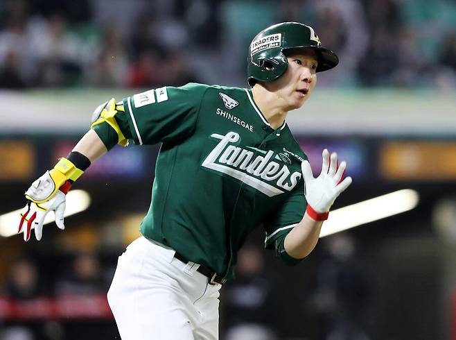 ▲ 타순이 전진배치될 가능성도 가지고 있는 박성한 ⓒSSG랜더스