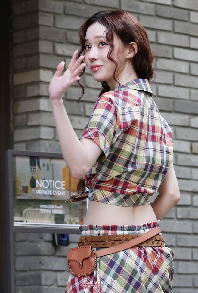 (서울=뉴스1) 권현진 기자 = 에스파 윈터가 26일 서울 용산구 폴로 랄프로렌 사운즈 한남 스토어에서 열린 오픈 행사에 참석해 인사를 하고 있다. 2025.3.26/뉴스1  Copyright (C) 뉴스1. All rights reserved. 무단 전재 및 재배포,  AI학습 이용 금지. /사진=(서울=뉴스1) 권현진 기자