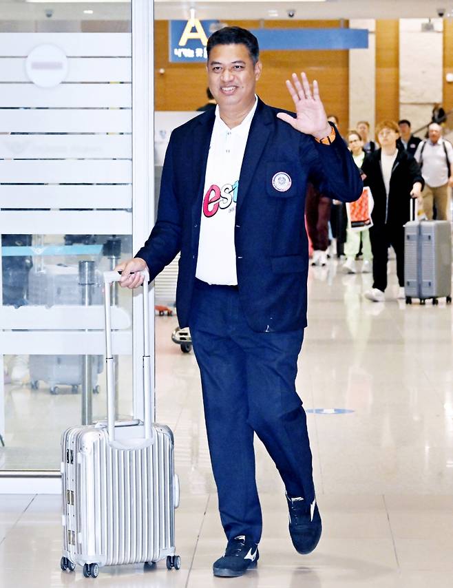 키아티퐁 태국 배구 국가대표팀 감독. /사진=KBSN 제공