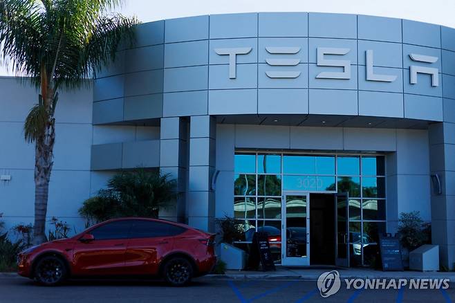 미국 캘리포니아의 테슬라 매장 [로이터 연합뉴스 자료사진. 재판매 및 DB 금지]