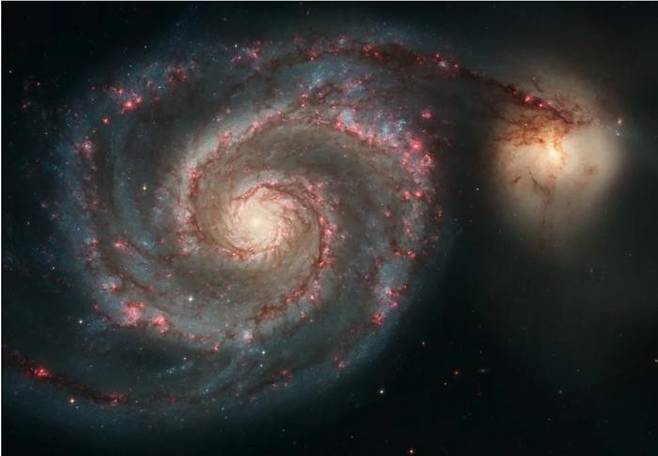 3천100만 광년 떨어져 있는 소용돌이 은하 M51 [NASA 제공. 재판매 및 DB 금지]