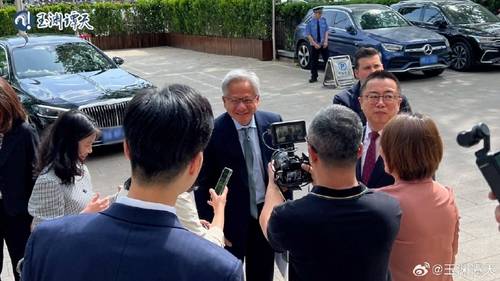 17일 중국 베이징에 도착한 젠슨 황 엔비디아 CEO [위위안탄톈 웨이보 캡처. 재판매 및 DB 금지]