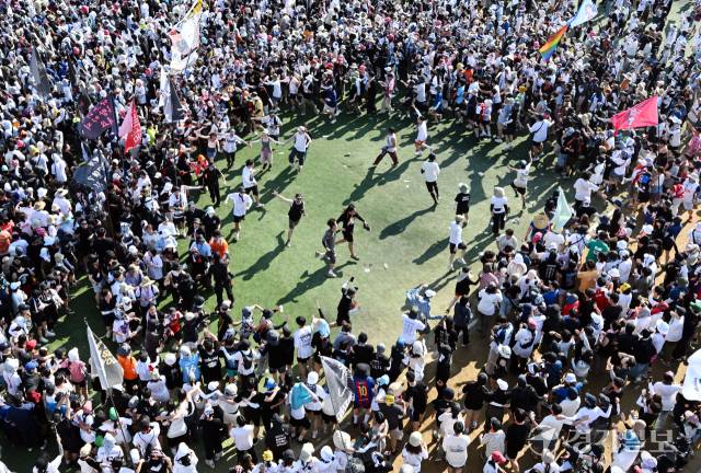 놀고 싶은 사람 이곳으로.