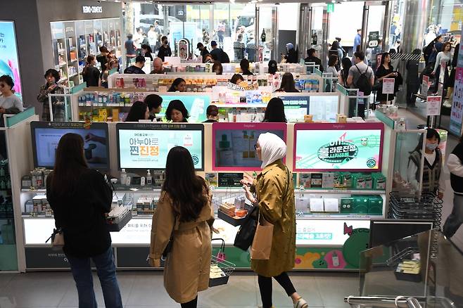 SK브로드밴드 B tv 온애드가 설치된 매장의 모습. [SK브로드밴드 제공]
