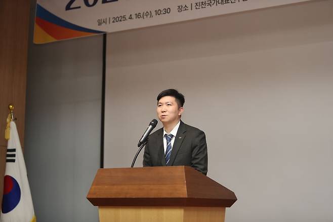 [서울=뉴시스] 16일 오전 충북 진천 국가대표선수촌에서 회원종목 단체장과 간담회를 하는 유승민 대한체육회장. (사진 = 대한체육회 제공) *재판매 및 DB 금지