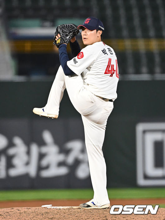 [OSEN=부산, 이석우 기자] 롯데 자이언츠 박진형 074 2025.04.17 / foto0307@osen.co.kr