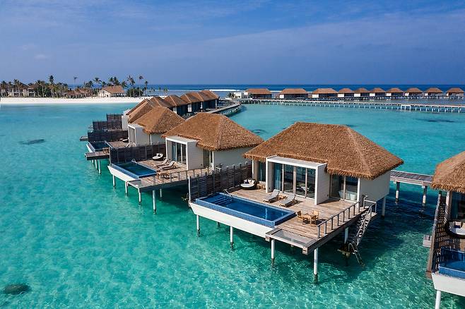 약 68평의 넓은 규모의 오버워터빌라. 사진제공|팜투어