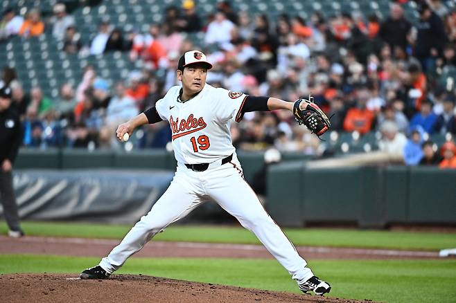 볼티모어 스가노가 18일 클리블랜드전에서 역투하고 있다. James A. Pittman-Imagn Images연합뉴스