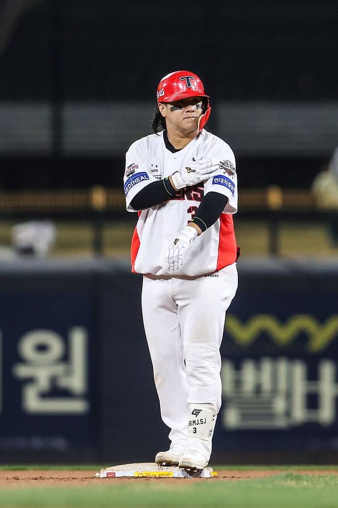 ▲ 종아리 부상을 털고 18일 돌아왔지만 경기 시작 2시간도 안 돼 부상으로 교체된 김선빈 ⓒKIA타이거즈