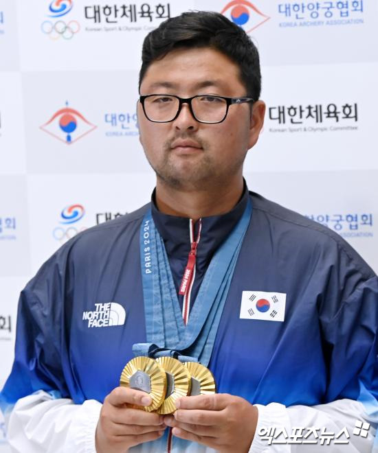 김우진(청주시청)이 18일 원주양궁장에서 진행된 2025 양궁 국가대표 최종 2차 평가전을 통해 올 시즌 남자 리커브 국가대표로 선발된 뒤, 앞으로도 계속 최고의 자리를 지키기 위해 노력하겠다고 말했다. 엑스포츠뉴스DB