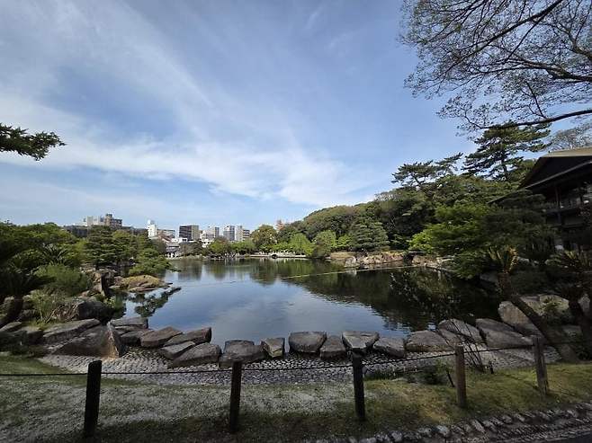 7fed8273b58669f451ee83e441857d73610cee3f4df2d90ff4921d091851385e