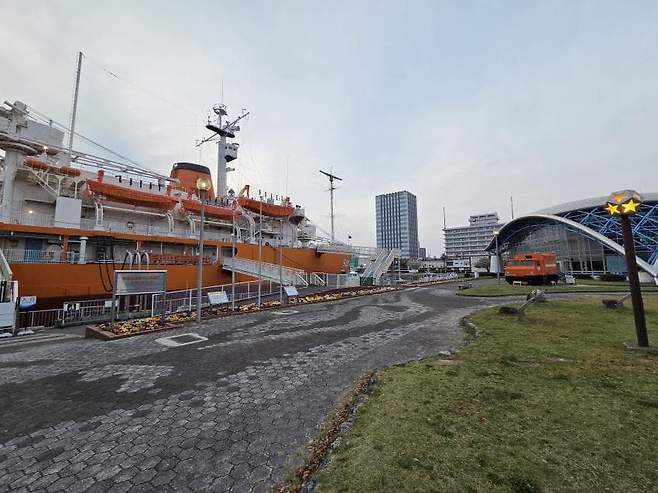 7fed8273b58669f451ee81e047817573e4f98b9374429d6ec3543db4f7a6ed1b