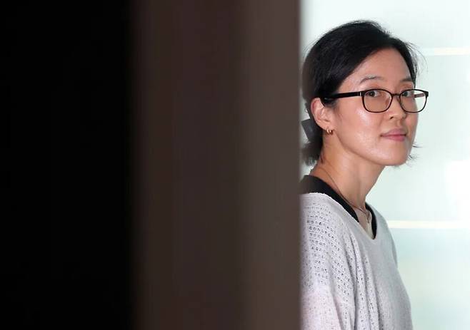 정보라 작가의 2022년 모습. 이정용 선임기자 lee312@hani.co.kr