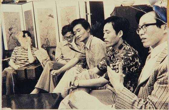 1973년 6월 명동화랑에서 열린 제2회 S.T 회원전, 왼쪽부터 박원준·황현욱·남상명·이건용. [사진 갤러리현대]