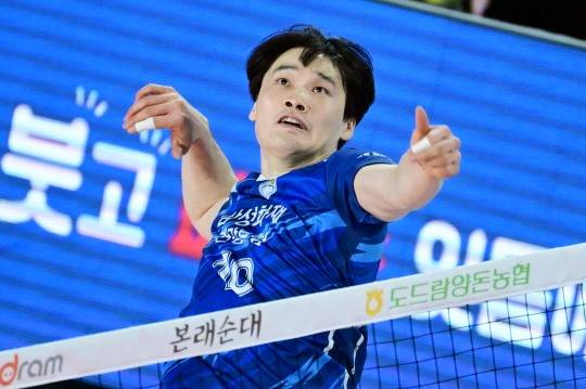 프로배구 한국전력과 FA 계약을 체결한 김정호. 사진[연합뉴스]