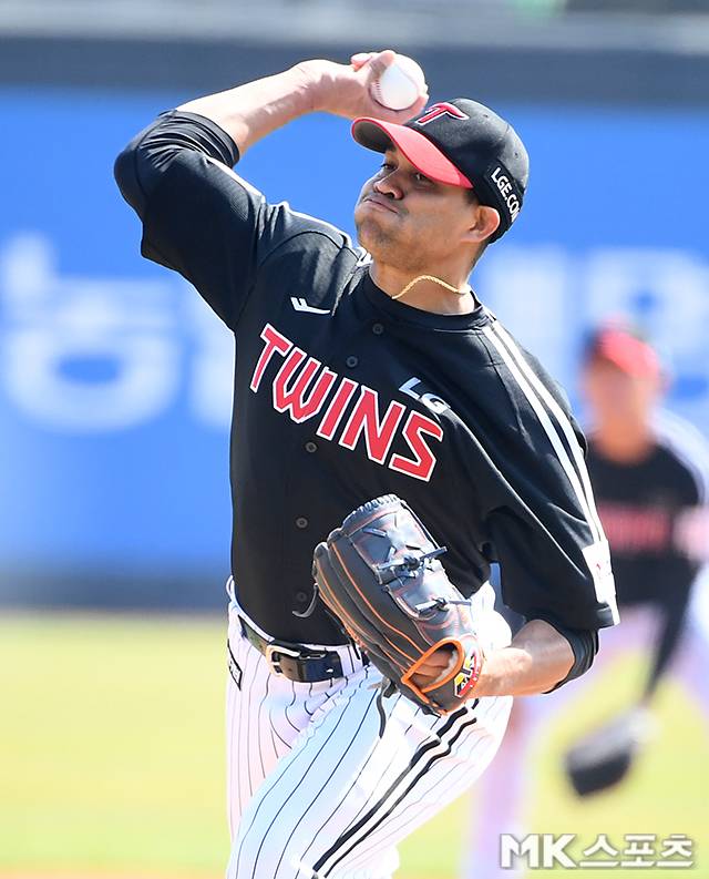 18일 인천 SSG전에서 시즌 4승을 챙긴 LG 치리노스. 사진=천정환 기자