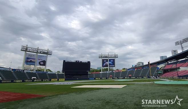 19일 오전 11시께 잠실구장의 모습. /사진=김우종 기자
