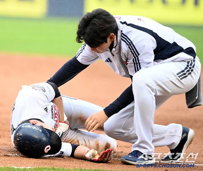 극심한 고통 속 옆구리를 부여잡은 정수빈