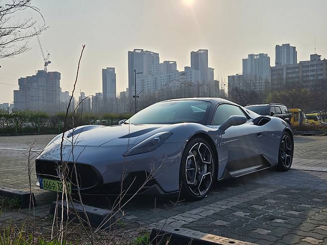 마세라티 MC20 첼로. /권유정 기자