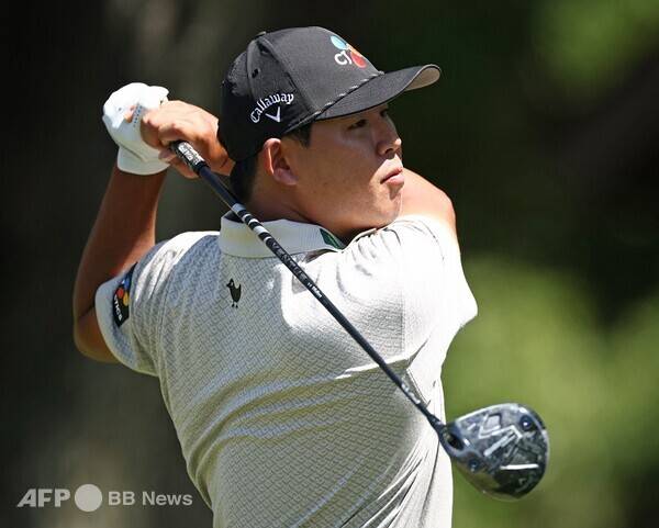 2025년 미국프로골프(PGA) 투어 시그니처 대회인 RBC 헤리티지 대회 우승 경쟁에 뛰어든 김시우 프로가 3라운드에서 경기하는 모습이다. 사진제공=ⓒAFPBBNews = News1