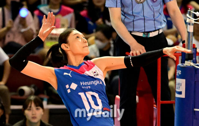 2024년 6월 8일 서울 잠실실내체육관에서 '김연경 국가대표 은퇴경기'가 열렸다. 김연경이 스파이크를 강타하고 있다./마이데일리