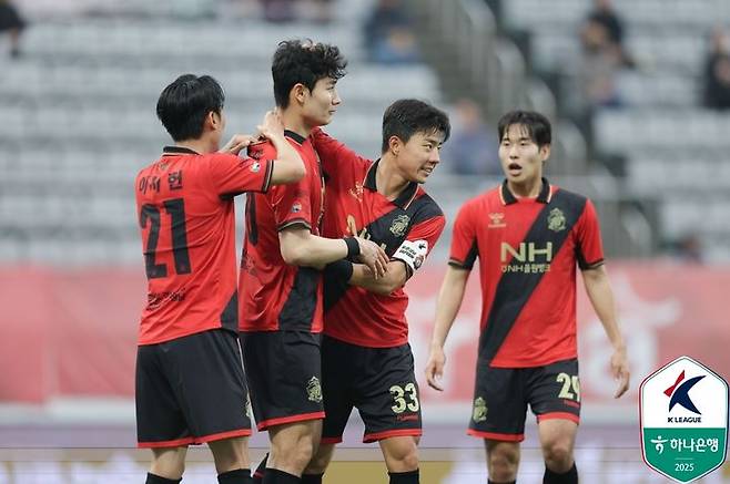 [서울=뉴시스] 프로축구 K리그2 경남FC의 이중민. (사진=한국프로축구연맹 제공) *재판매 및 DB 금지