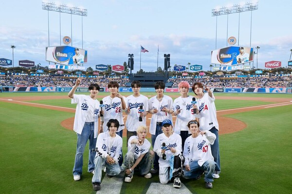 ▲ 지난 16일(현지시간) '2025 MLB LA 다저스 VS 콜로라도 로키스' 경기를 앞두고 진행된 '한국 문화유산의 밤' 행사를 성공적으로 치른 트레저. 제공|YG엔터테인먼트