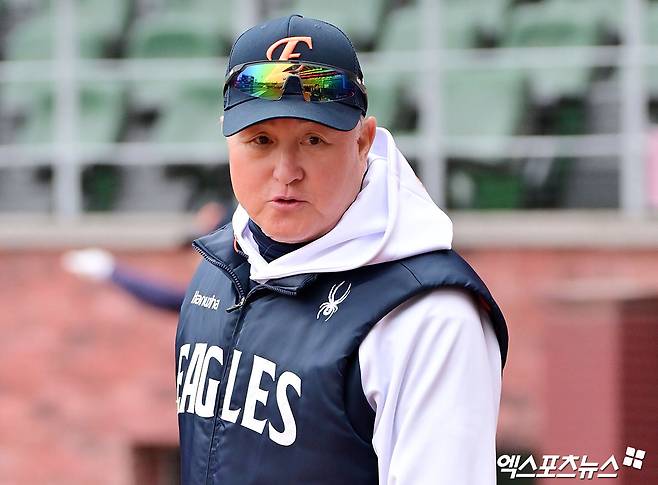 김경문 한화 감독은 20일 대전한화생명볼파크에서 열린 '2025 신한 SOL Bank KBO 리그' NC와 정규시즌 3번째 맞대결을 앞두고 팀 타선이 좋은 흐름을 이어가길 기대했다. 엑스포츠뉴스 DB
