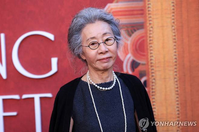 지난 14일 미국 로스앤젤레스에서 열린 '결혼 피로연' 시사회 참석한 윤여정  [로이터=연합뉴스. 재판매 및 DB 금지]