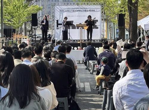 '전세사기 피해자와 함께하는 부활절 연합예배' 장면 [고난받는 이들과 함께하는 부활절 연합예배 준비위원회 제공. 재판매 및 DB 금지]