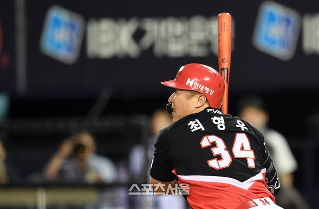 KIA 최형우가 20일 잠실 두산전에서 결승타를 때려냈다. 잠실 | 박진업 기자 upandup@sportsseoul.com