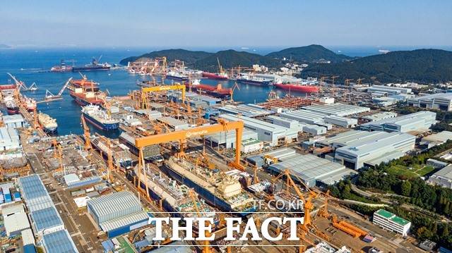 금융정보업체 에프앤가이드에 따르면 조선업계 '빅3'인 HD한국조선해양, 삼성중공업, 한화오션의 1분기 합산 영업이익 추정치는 8272억원으로 집계됐다. 한화오션 거제사업장 전경. /한화오션