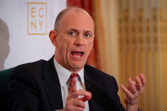 오스튼 굴스비 시카고 연은 총재는 20일 방송 인터뷰에서 연방준비제도의 정치적 독립성에 대해 강조했다./로이터 연합뉴스